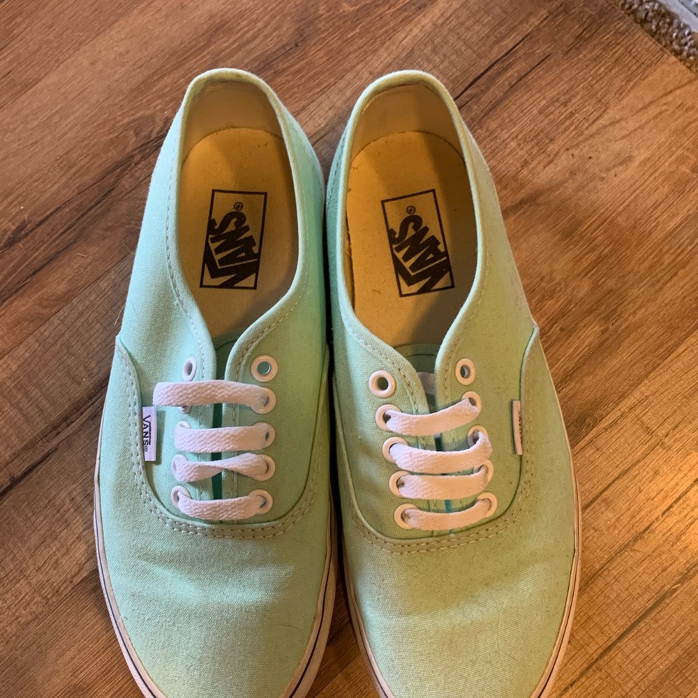 Vans - Picture 2 of 2